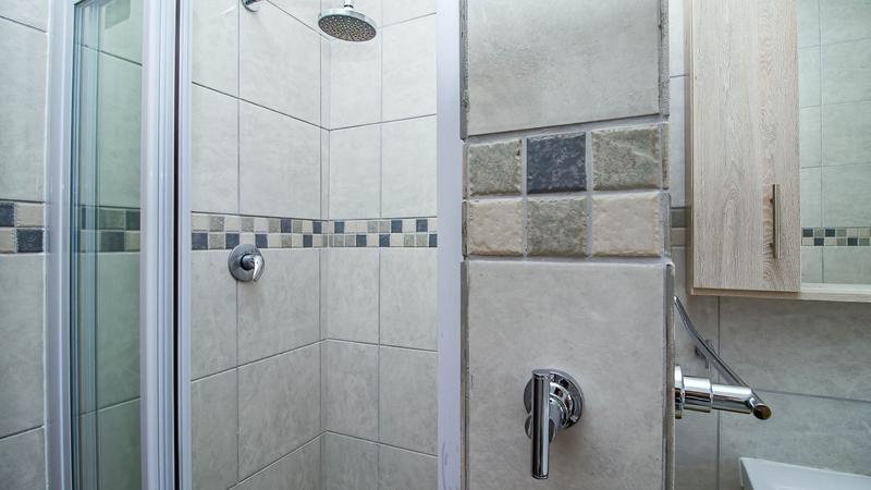 5 Bedroom Property for Sale in Jongensfontein Western Cape